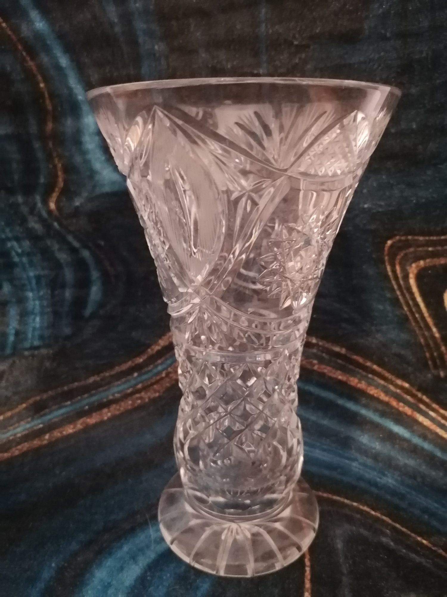 Piękny kryształowy wazon wysokość 20 cm