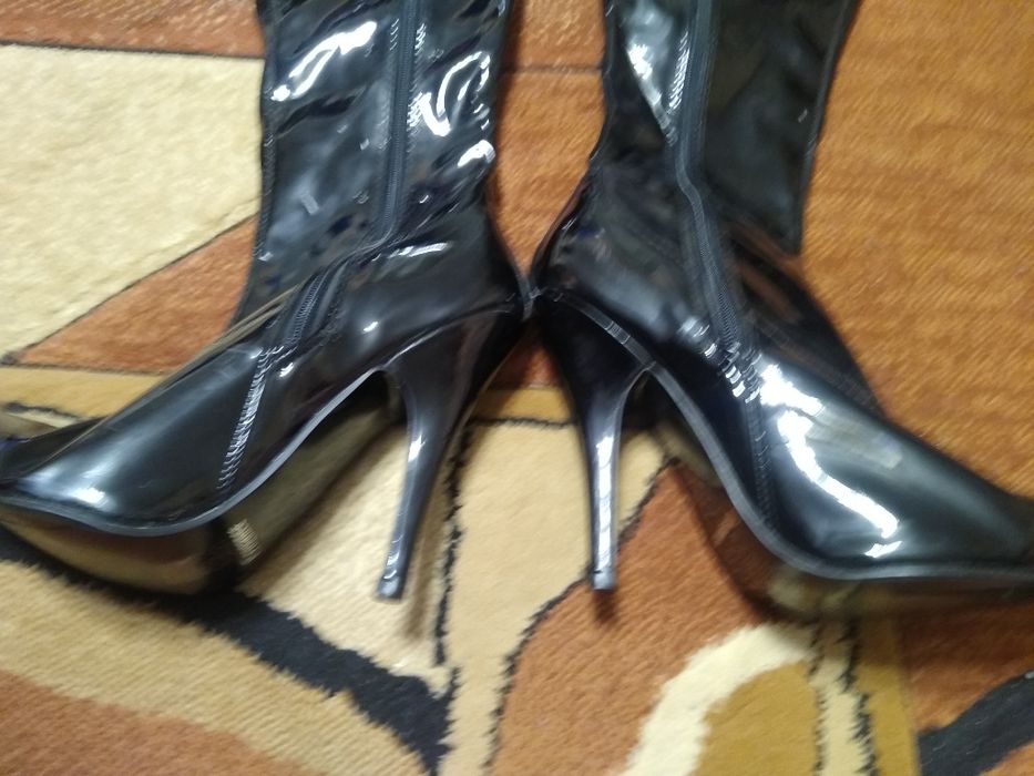 szpilki  kozaki  uniseks   po udo  rozmiar  42    REŃKA