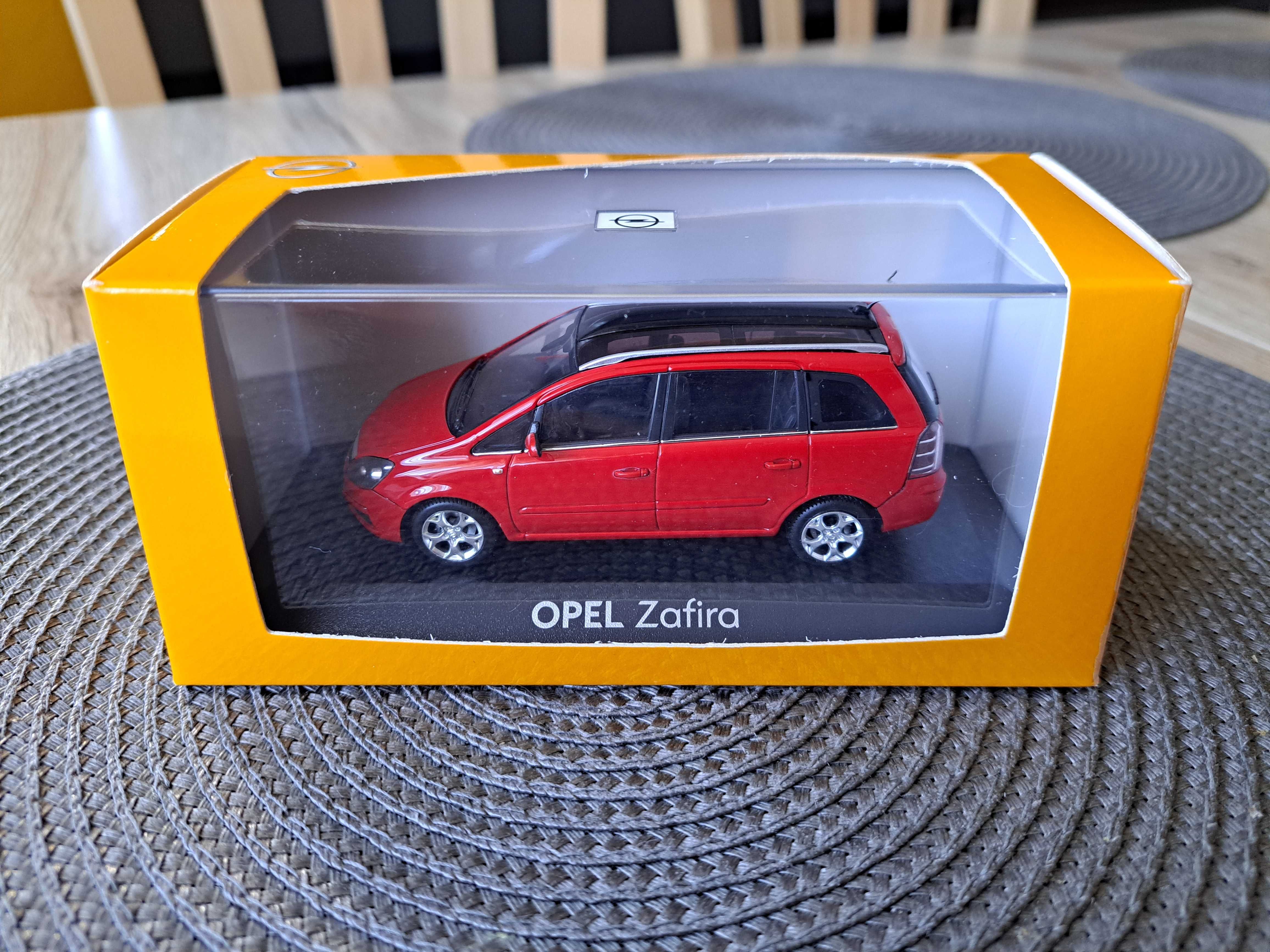 Opel Zafira 2 czerwony Minichamps 1:43