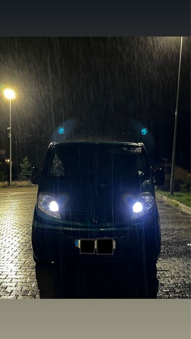 Renault Trafic Passenger 2009r 2.0 DCI 9- osobowy