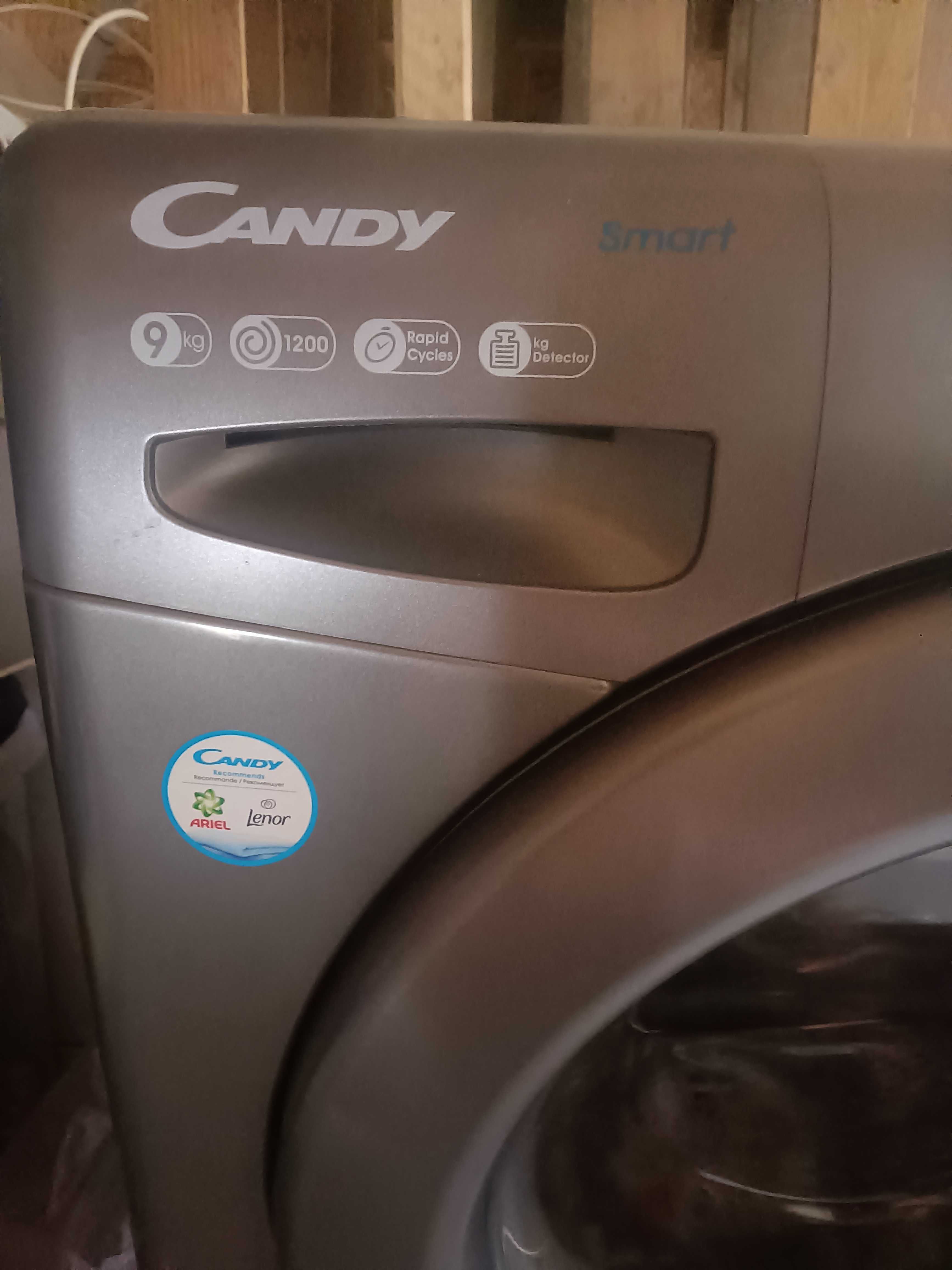 Máquina de lavar roupa 9kg Candy com oferta de máquina de secar