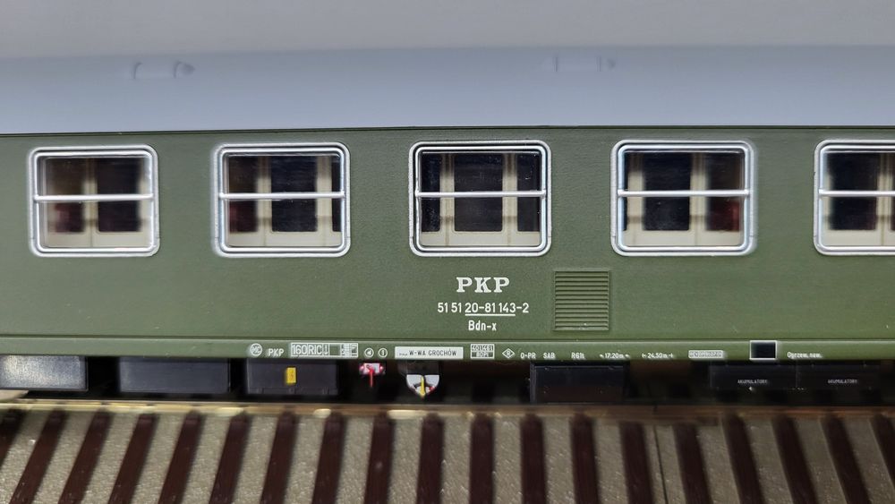 Roco 64817 wagon osobowy 2kl PKP ep IV DOKP Warszawa 2011 r RARYTAS