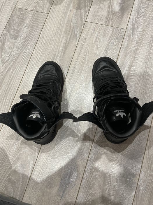 джереми скоти.