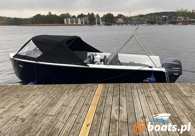 Elegancka łódź motorowa model 560 serii Falon mboats