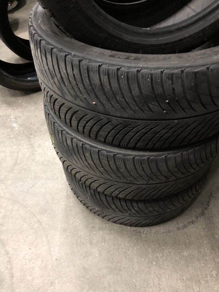 Шини зимові 245/40/19 Michelin