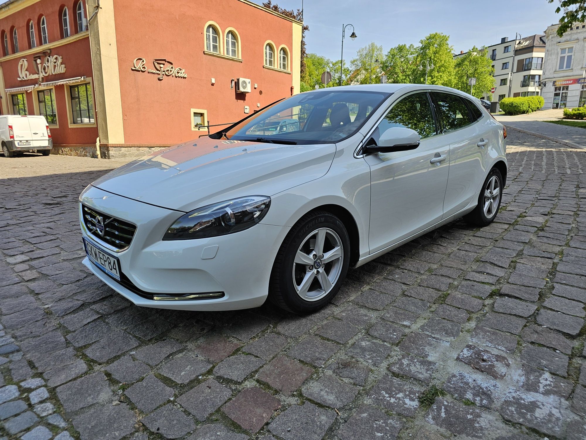 Volvo v40  2014r. Momentum