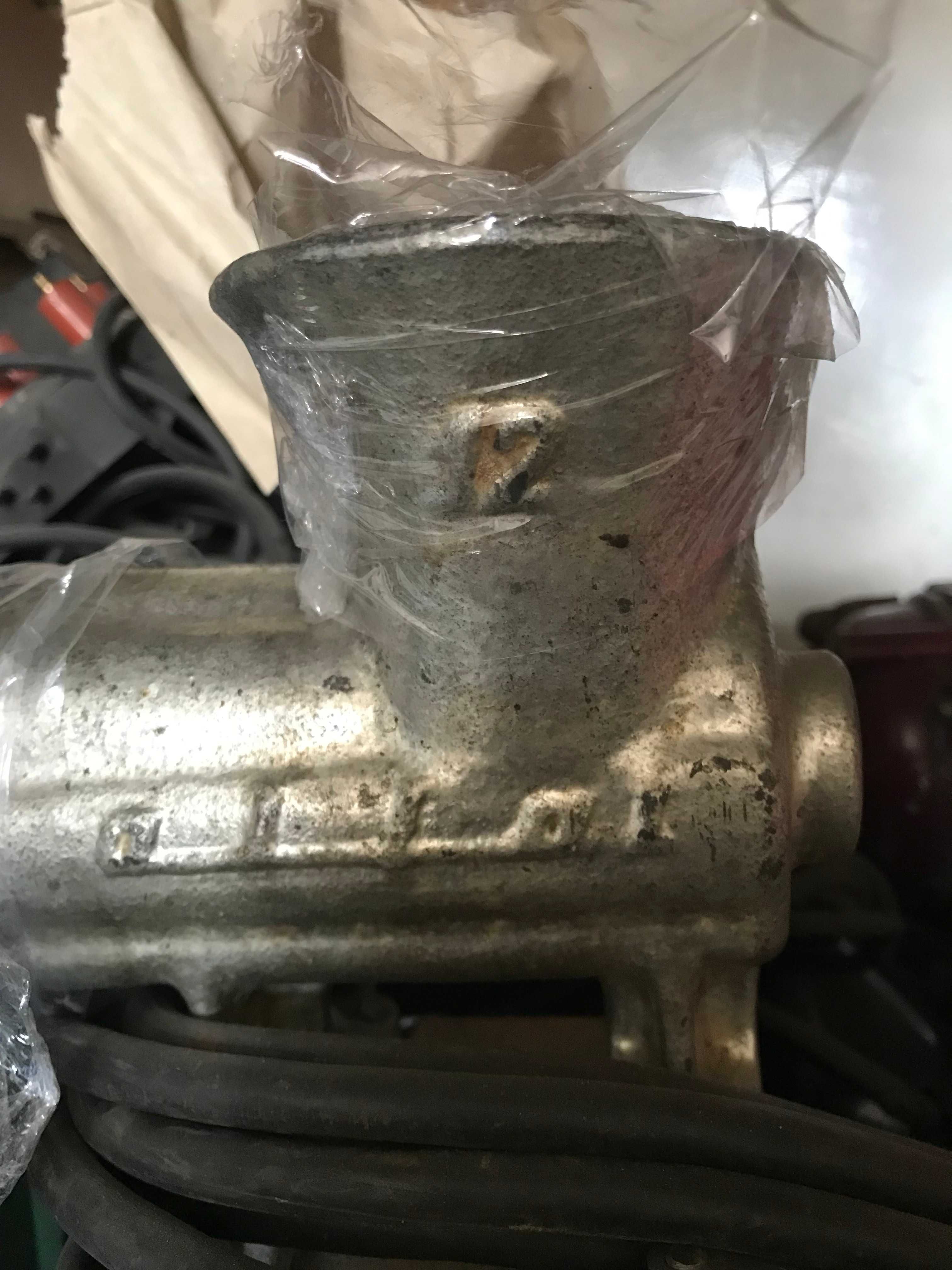 Maszynka do mięsa Alfa 12 z silnikiem elektrycznym elektryczna