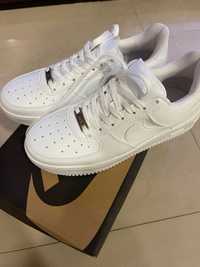 Sapatilhas Nike Air Force, 39, novas