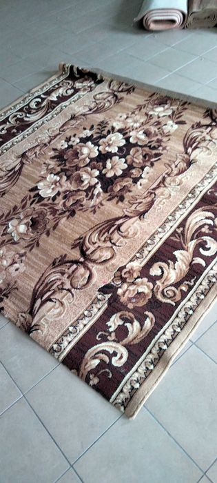 Продаю ковры и остатки коврового покрытия со склада магазина