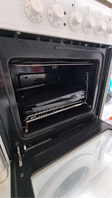 Piekarnik z plyta ceramiczna