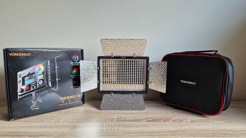 Lampa LED Yongnuo YN-300 IV - RGB, WB (3200 K - 5600 K)