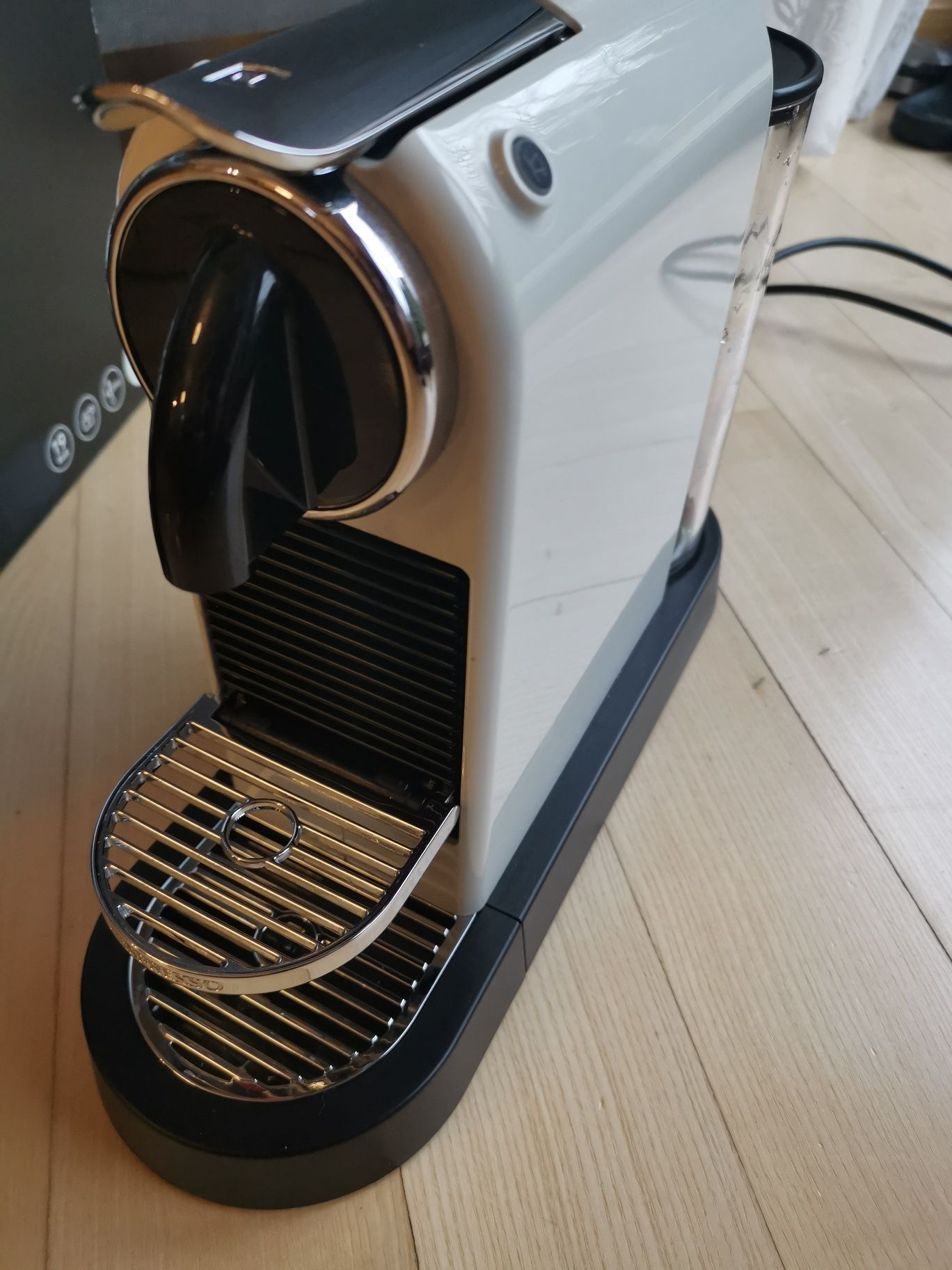 Ekspres do kawy na kapsułki Nespresso