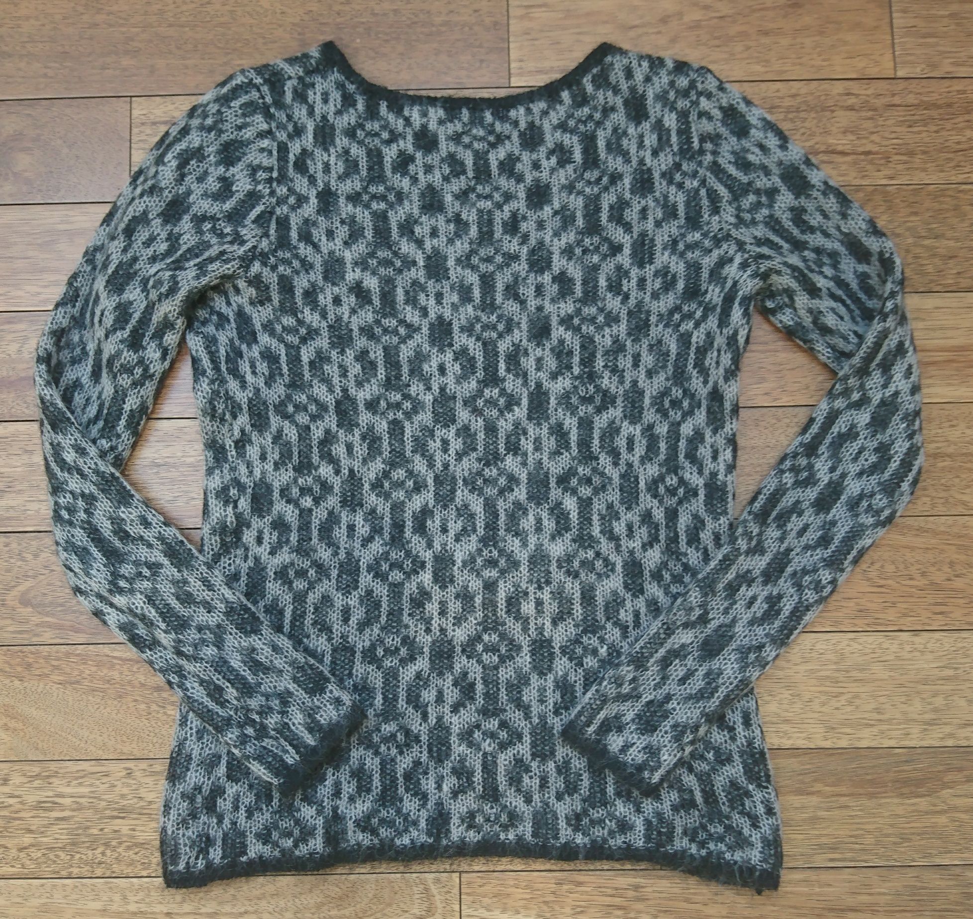 sweter w pepitkę SOLAR