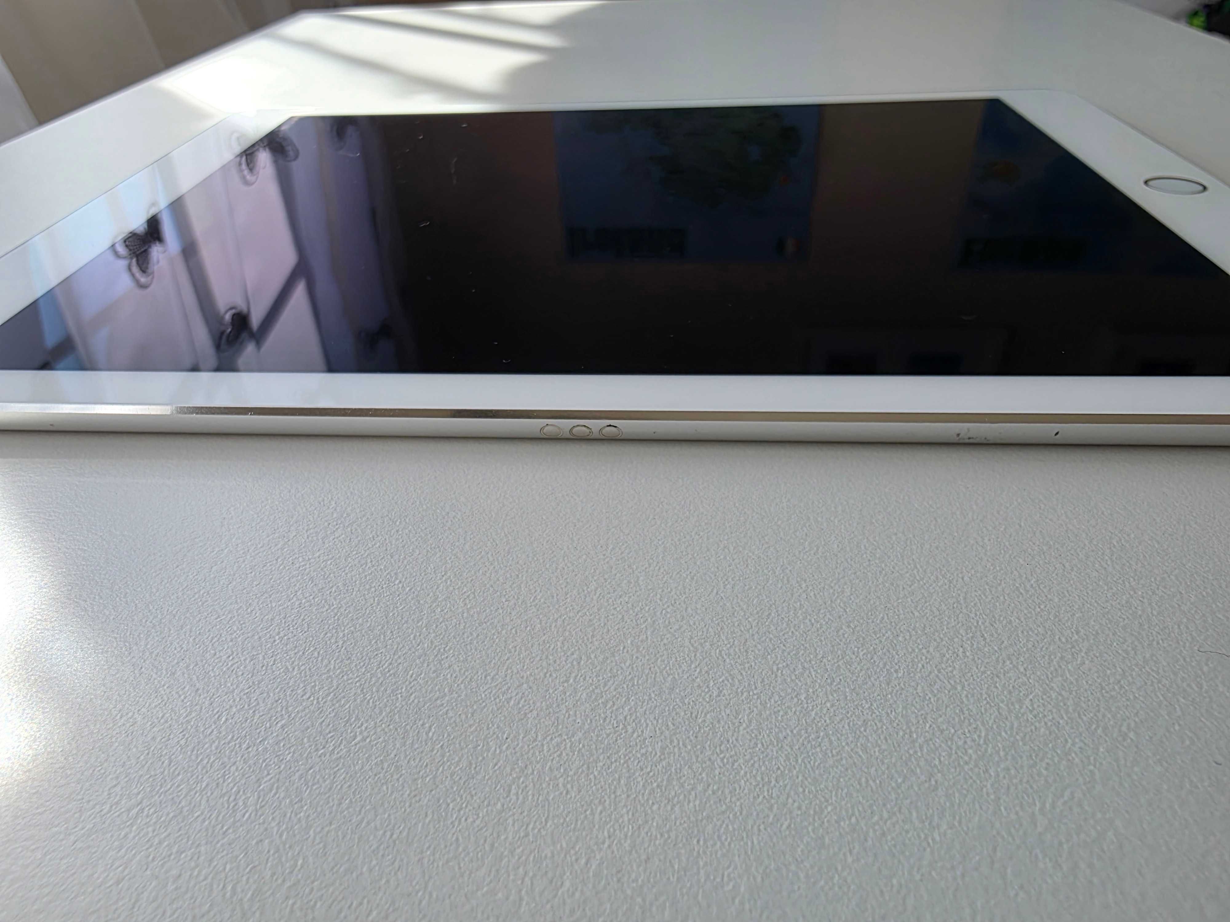 Tablet Ipad Pro 9.7 cali 32GB WI-FI  A1673 Srebrny Bateria 100%