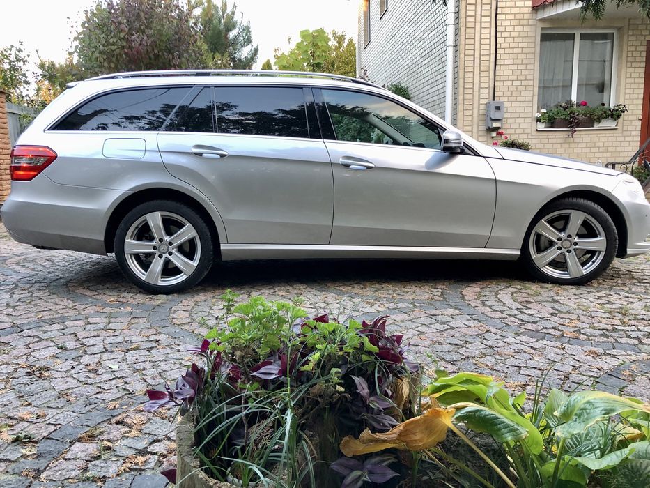 Merсedes Bensz 212 E-300 ,2012р дизель+гібрид!!