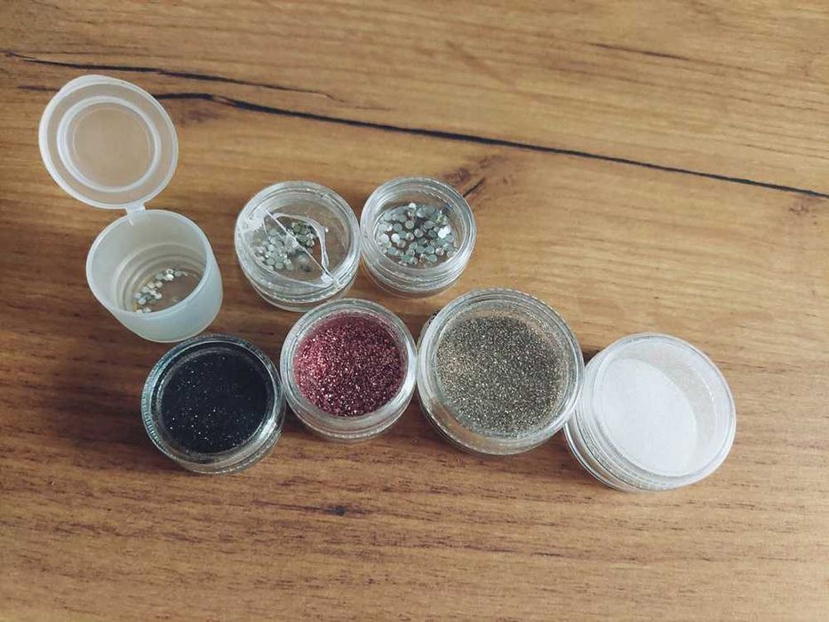 pyłki efekt syrenki kryształki manicure