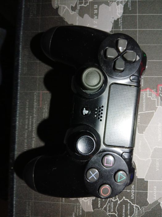 Продам джойстик на приставку ps4