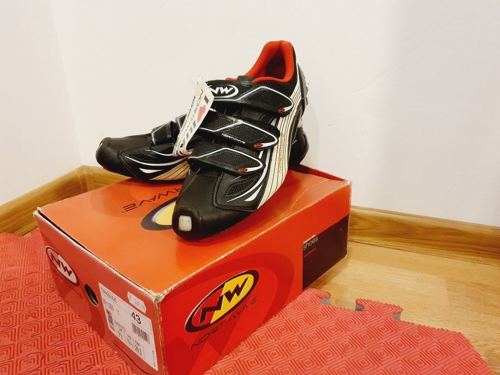 Buty szosowe Northwave TYPHOON EVO Rozmiar 43 karbon