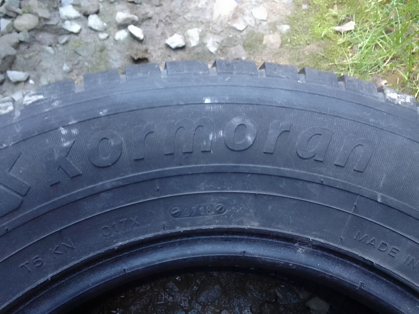 2 Opony zimowe 215/75r16C KORMORAN 2018r