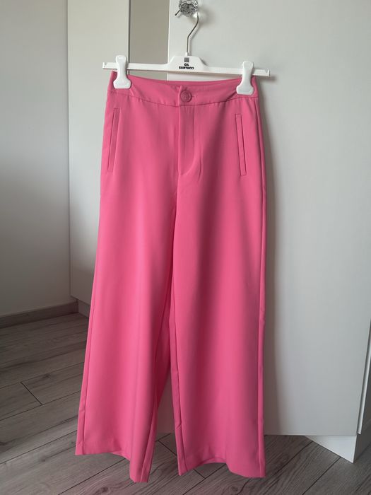 Spodnie garniturowe z szeroką nogawką do kostek