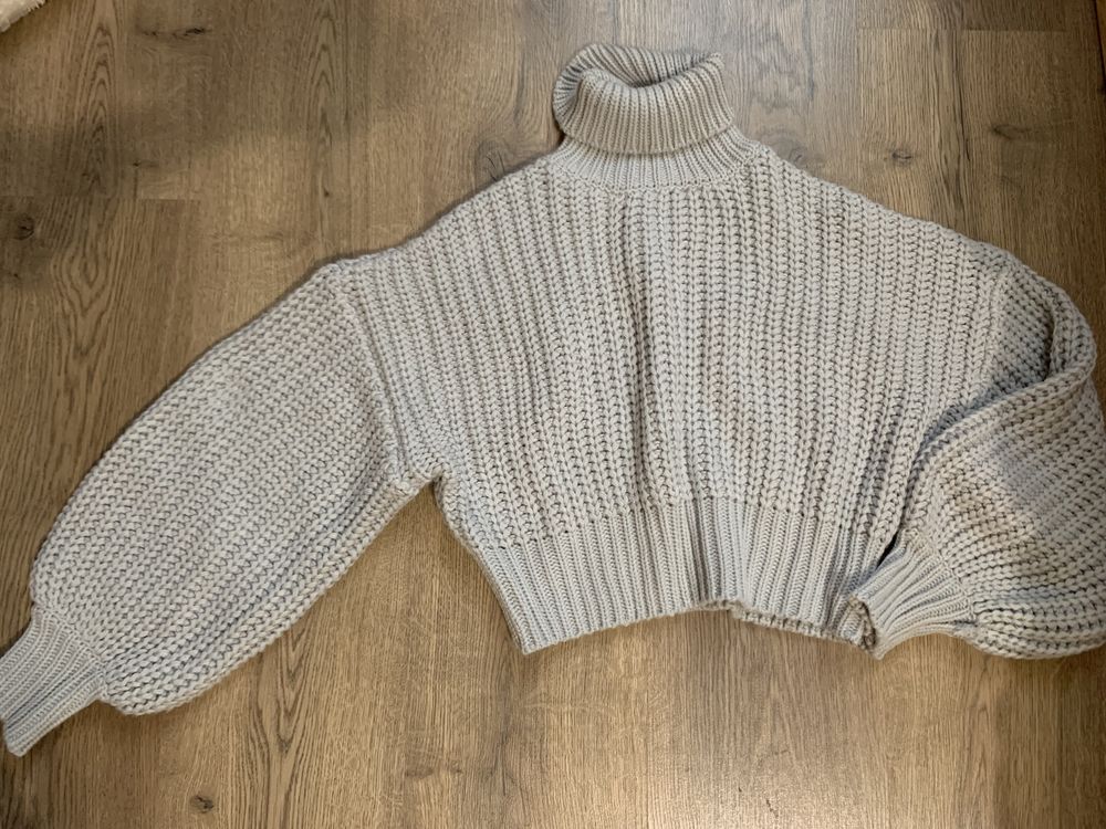 Теплые вязанные свитера , размер S-M