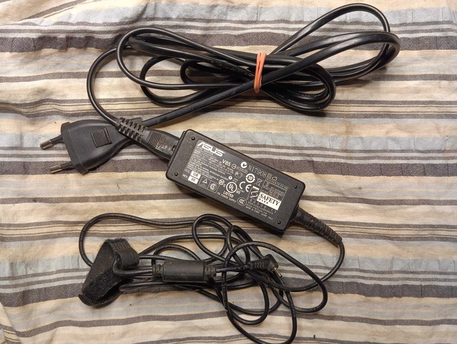 Блок питания зарядное для ноутбука нетбука ASUS 19V 2.1A (2.5×0.7mm)