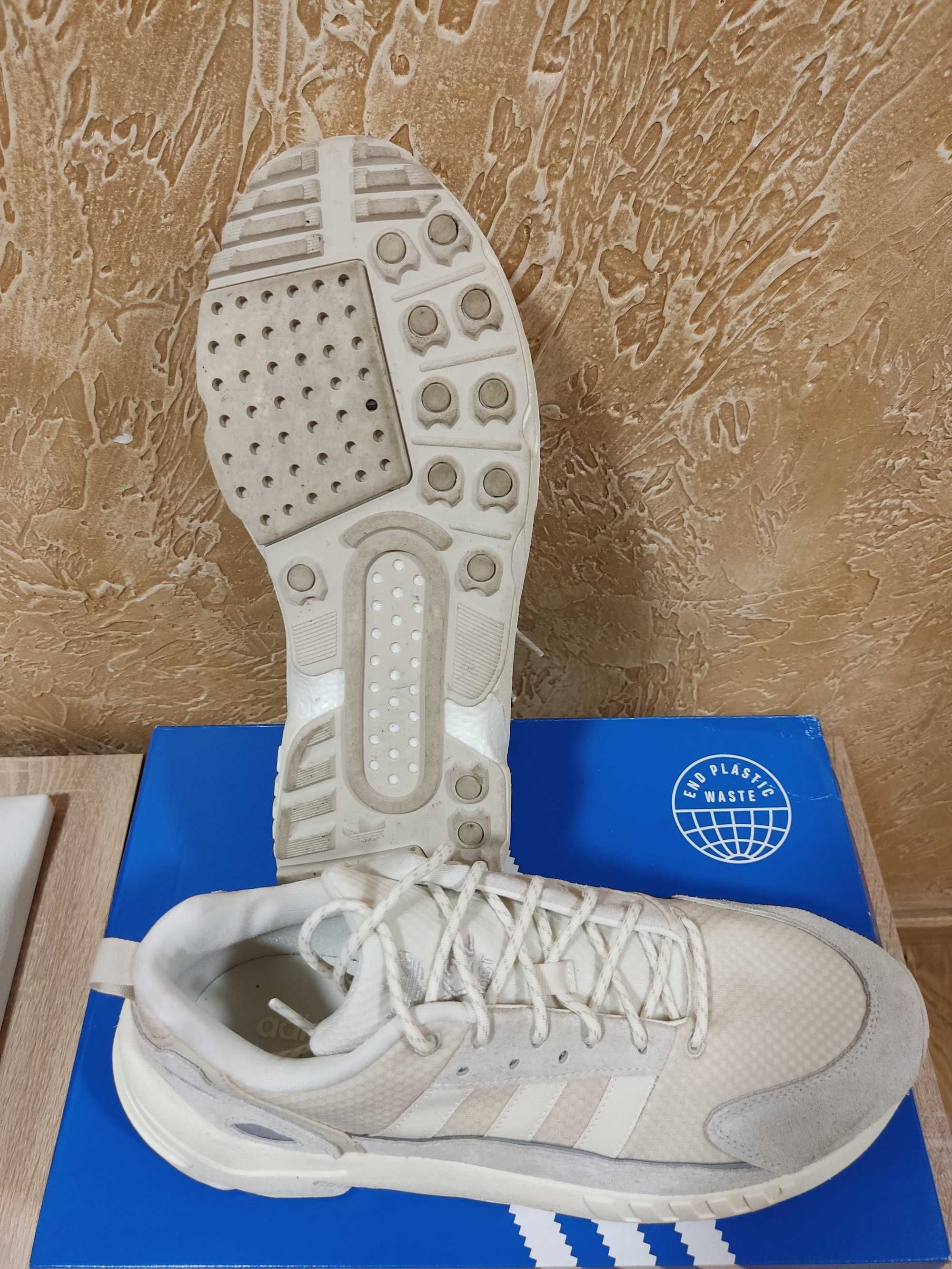 Buty Adidas ZX 22 Boost Kremowe