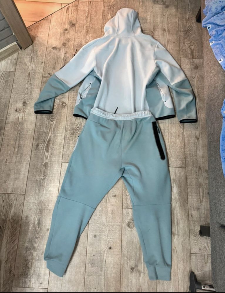 Nike Tech flecce