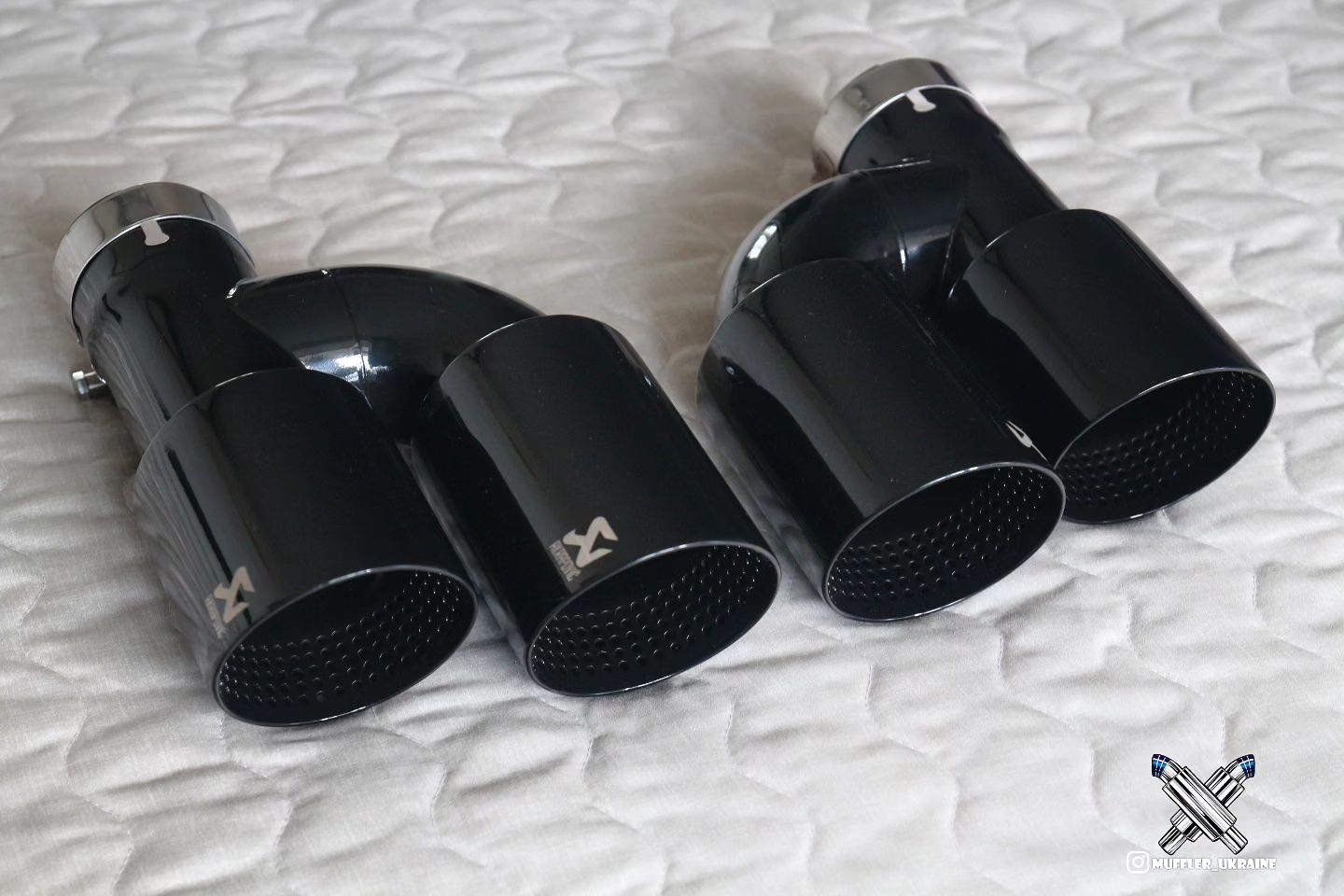 Насадки Akrapovic для глушителя со смещением для Audi A4 A5 BMW F10