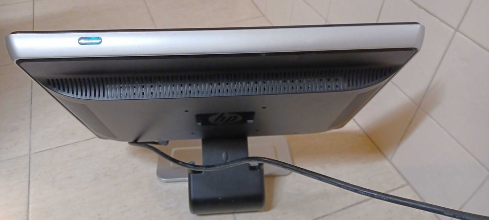 Monitor Marca HP w1907v 19" em bom estado.