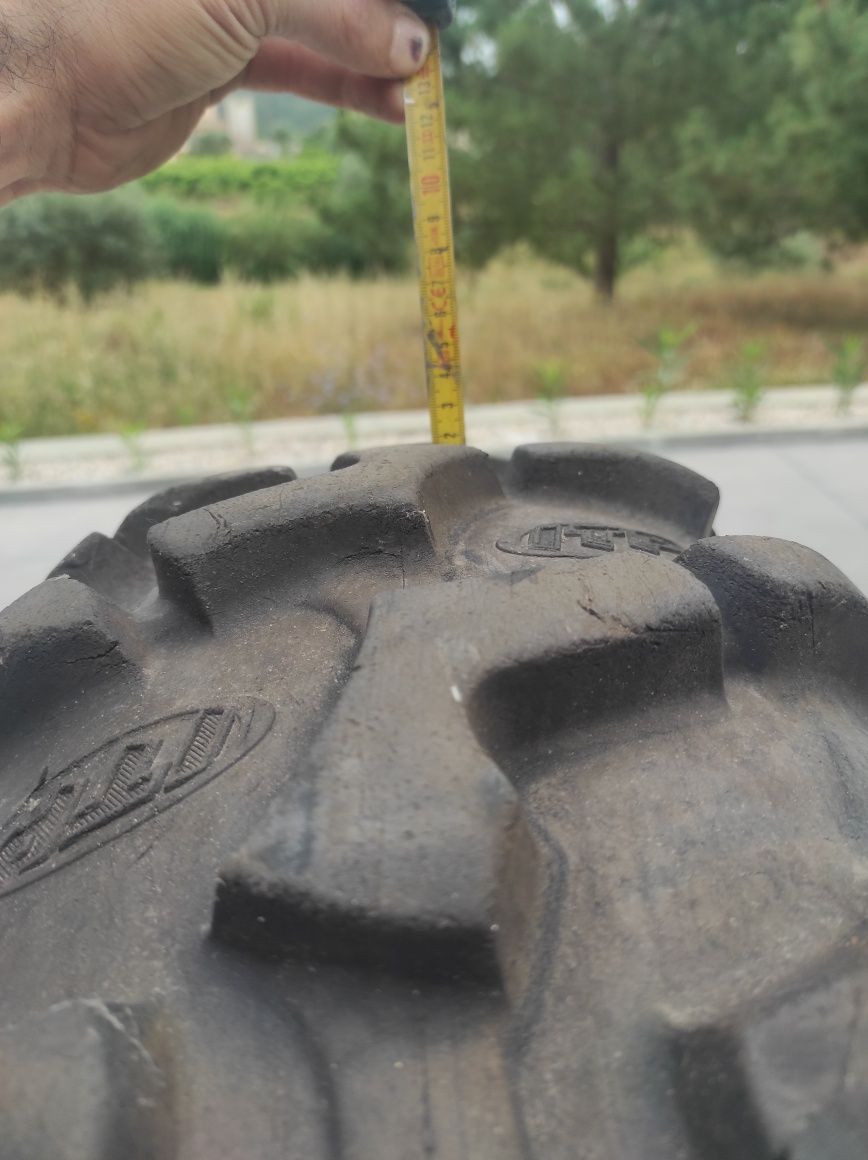 Pneus 4x4 IPT Blackwater 30x10.00xr15 idial para Jimny