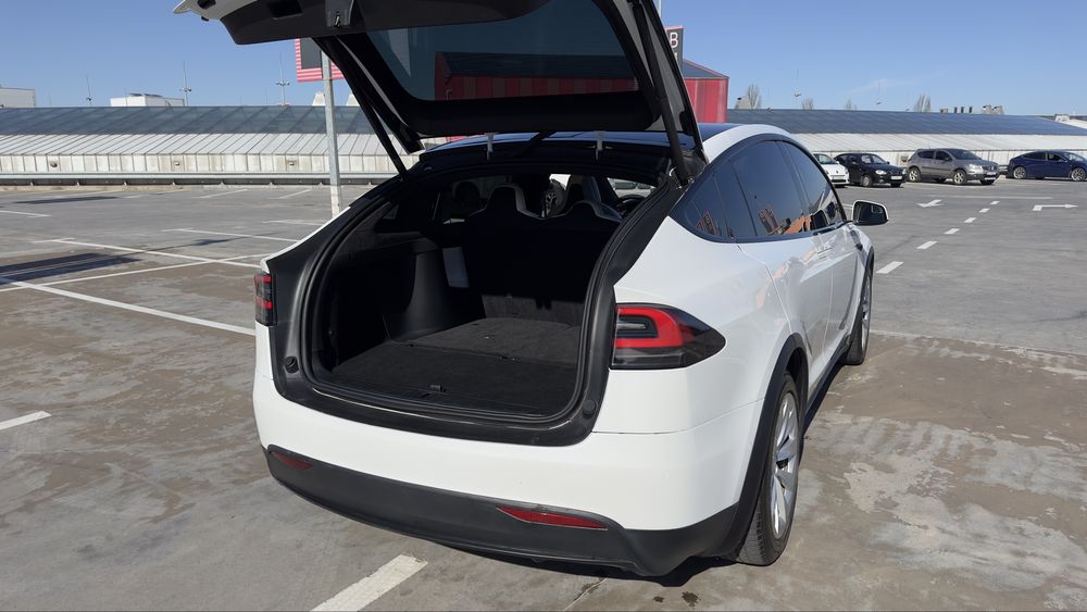 Tesla Model X! 100Kw Long Range Dual Motor!