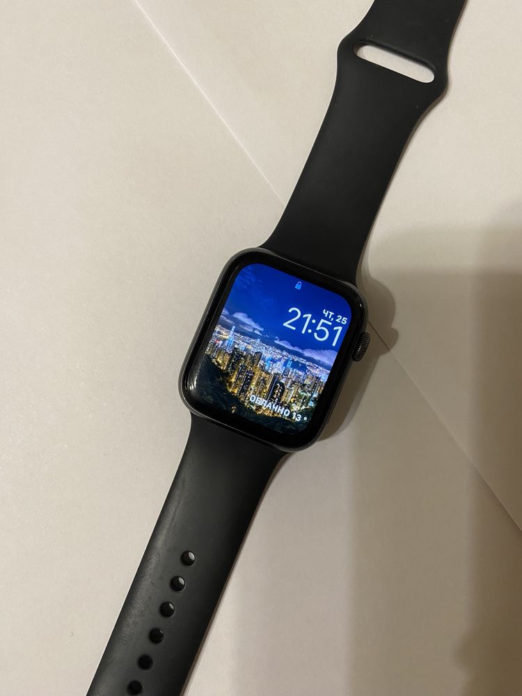 Apple Watch Series 5, 44mm