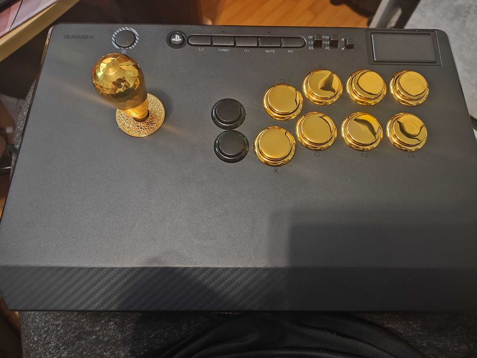 Arcade stick Qanba Titan modyfikowany