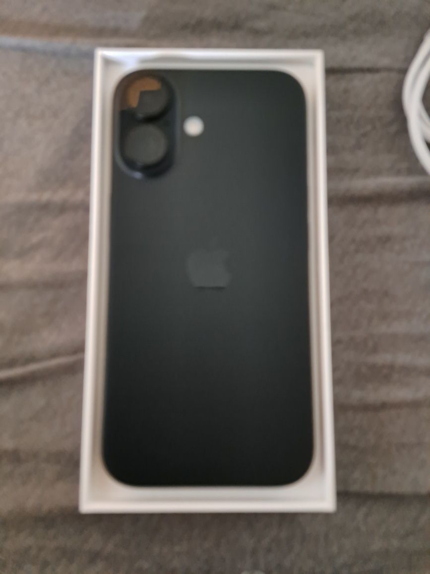 iPhone 16 plus ładowarka indukcyjna