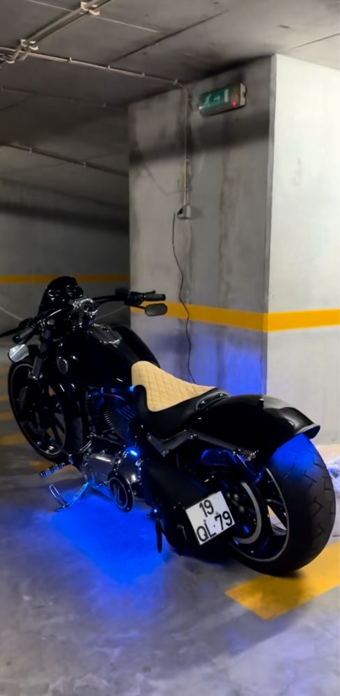 Harley Davidson Breakout Custom