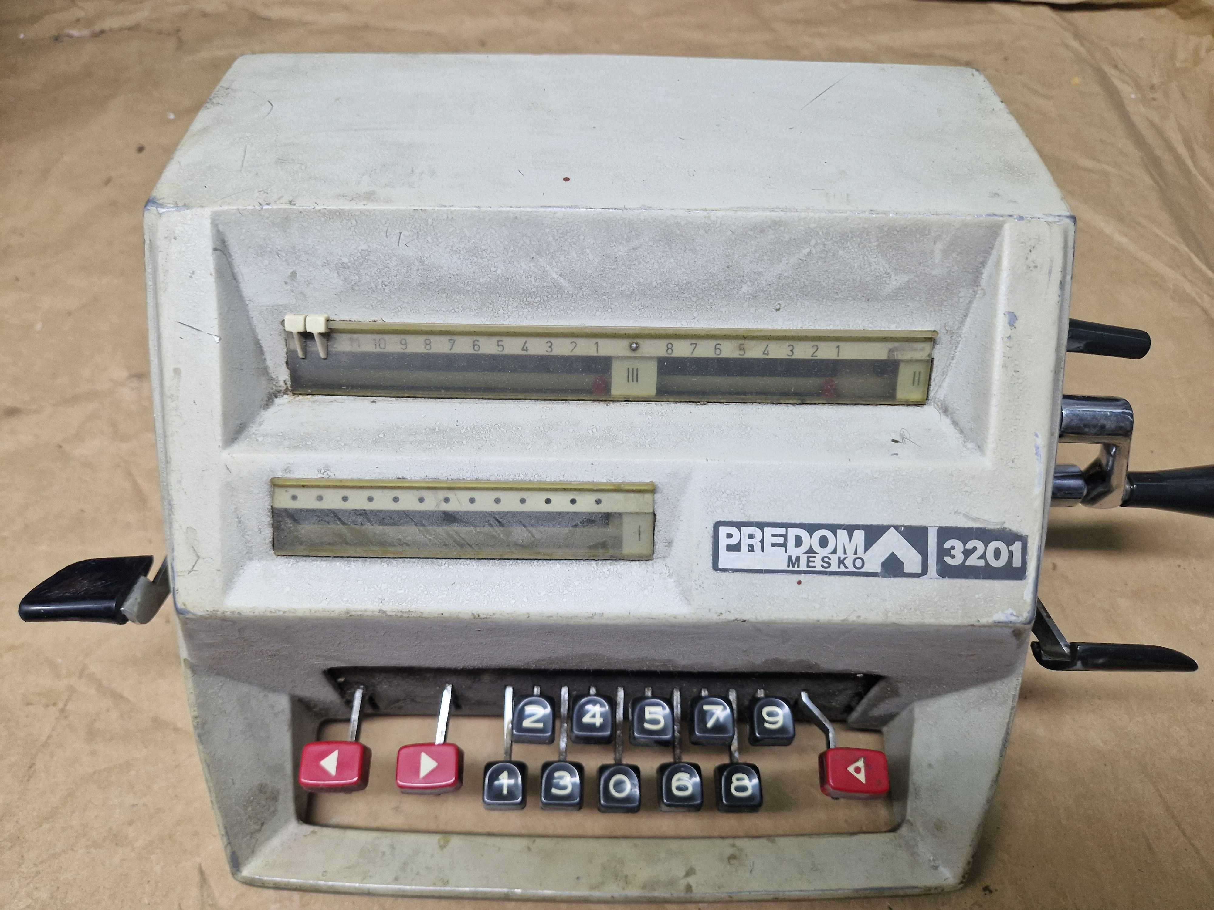 Kalkulator mechaniczny Predom Mesko 3201- PRL staroć