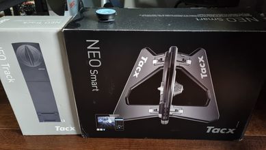 Trenażer TACX Neo + Neo Track + dodatki