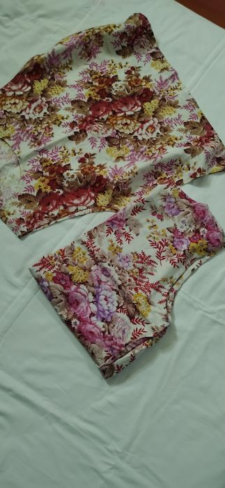 Top multicolor em algodão.