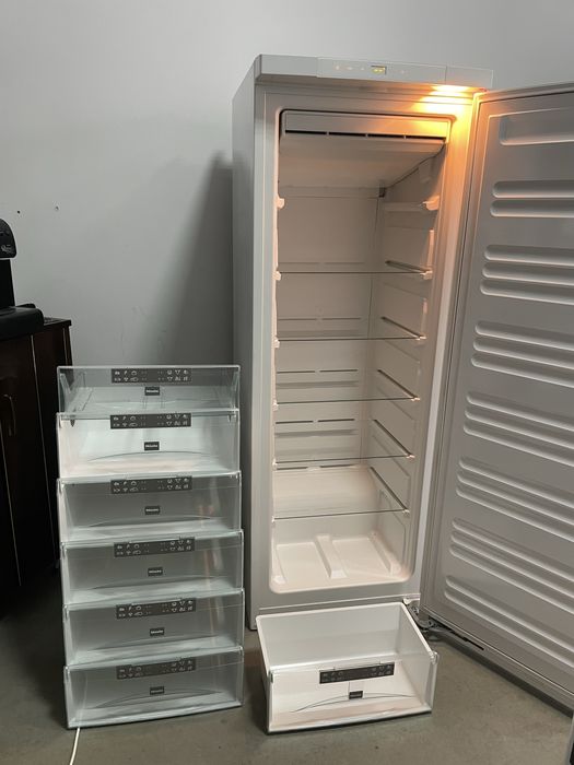 Морозильная камера Miele no frost из Германии 7 ящ 265 л 2022 г.в.