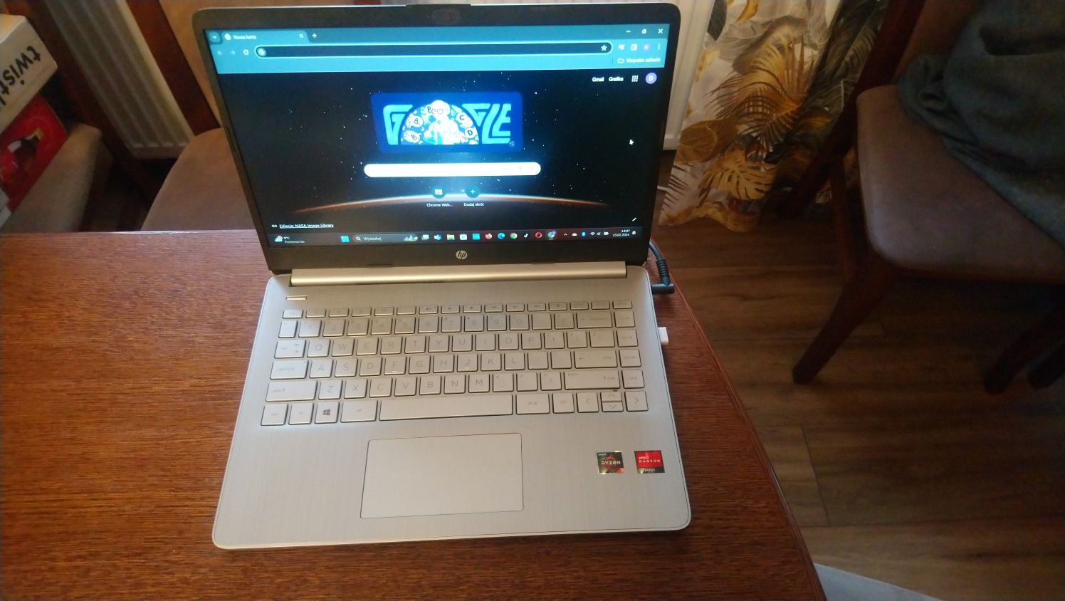 Laptop HP 14S AMD Ryzen 3 8 GB / 500 GB