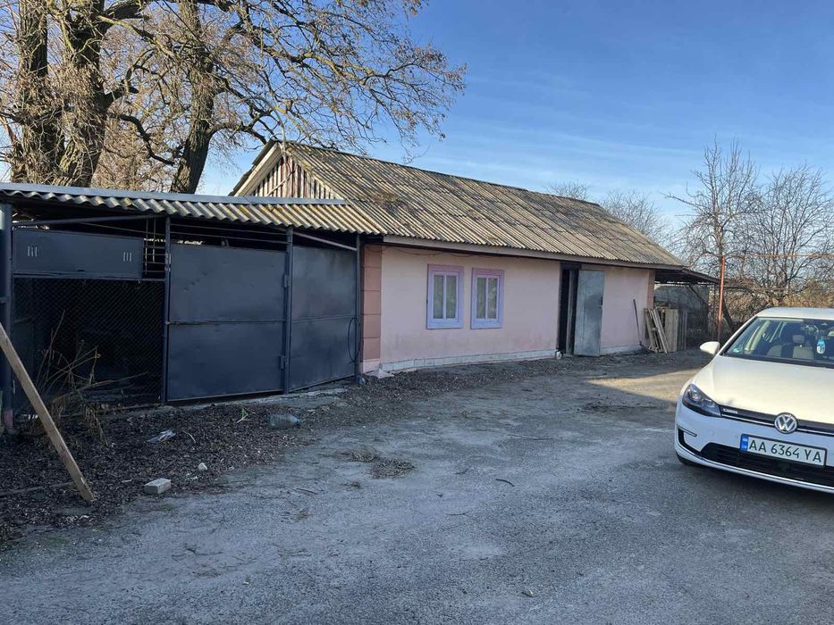 Продам будинок в селі Гоголів та земельну ділянку 25сот.