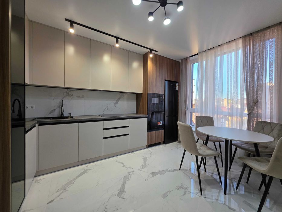 Укомплектована квартира поруч з Велесом, U-One, Благо