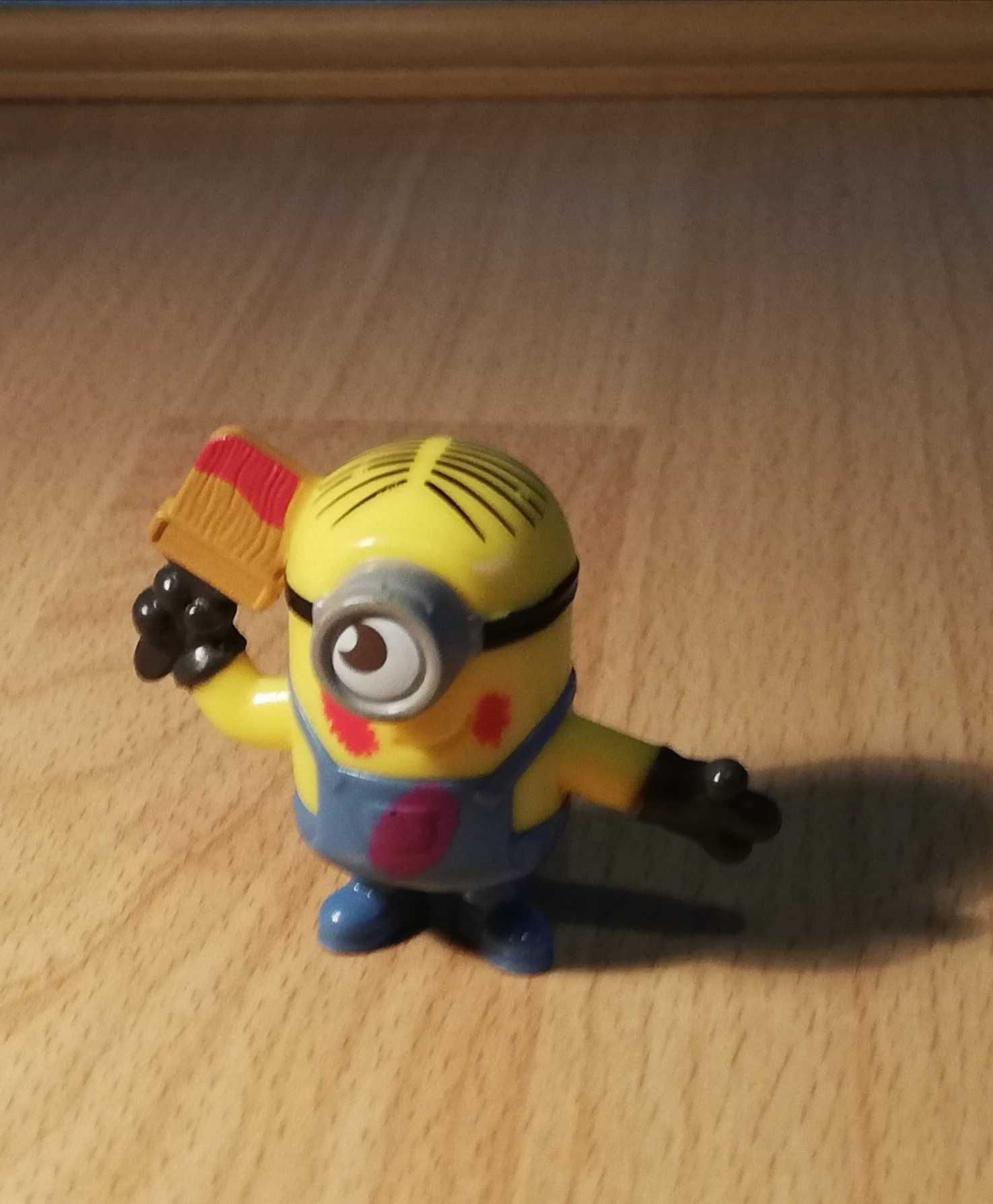 Minionek figurka.