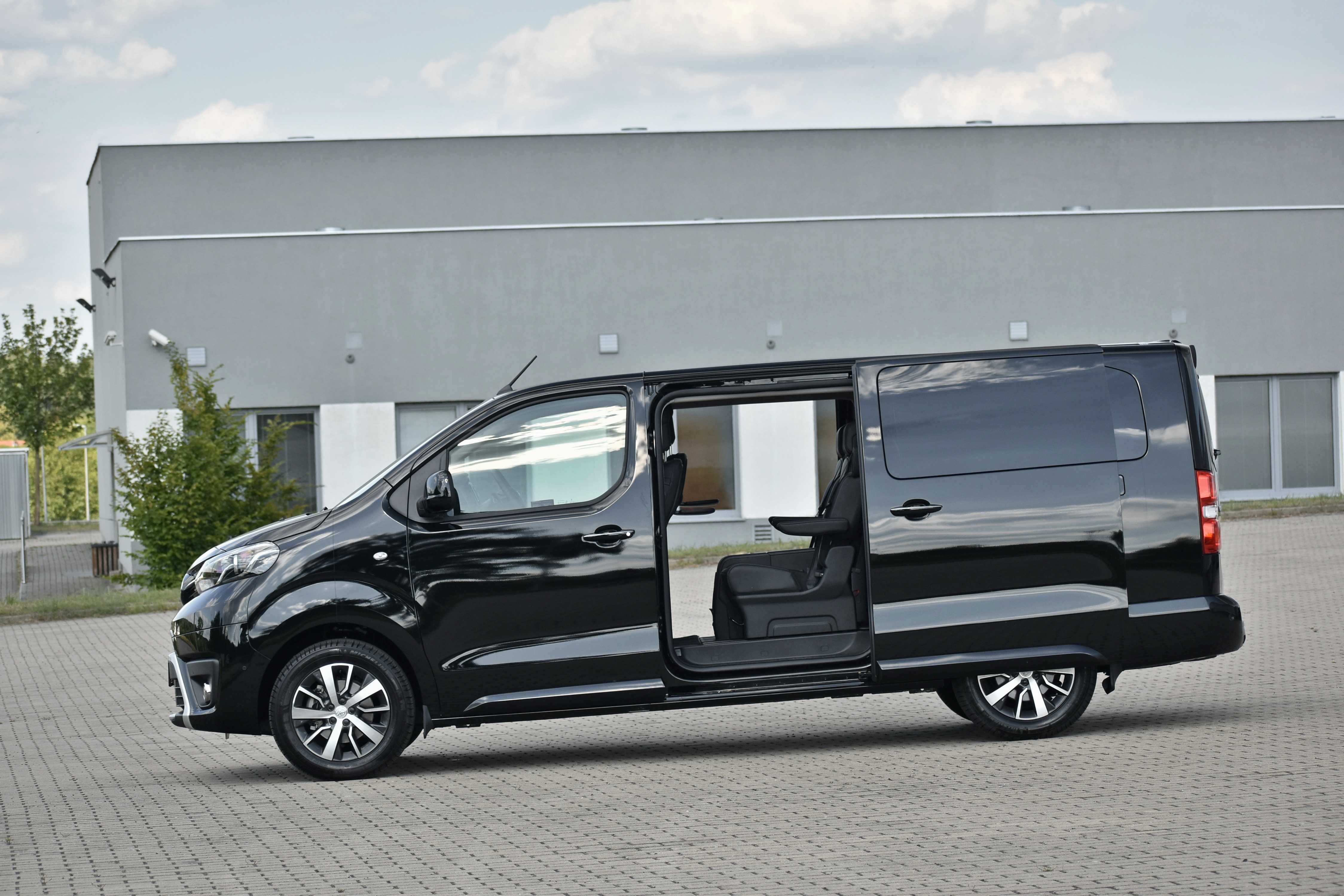 Wynajem busa 7 osobowy Automat 177KM  Wersja Long PREMIUM VIP