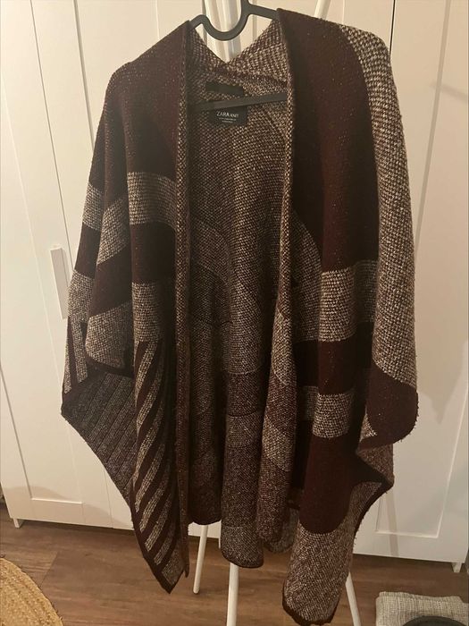Poncho de lã ZARA
