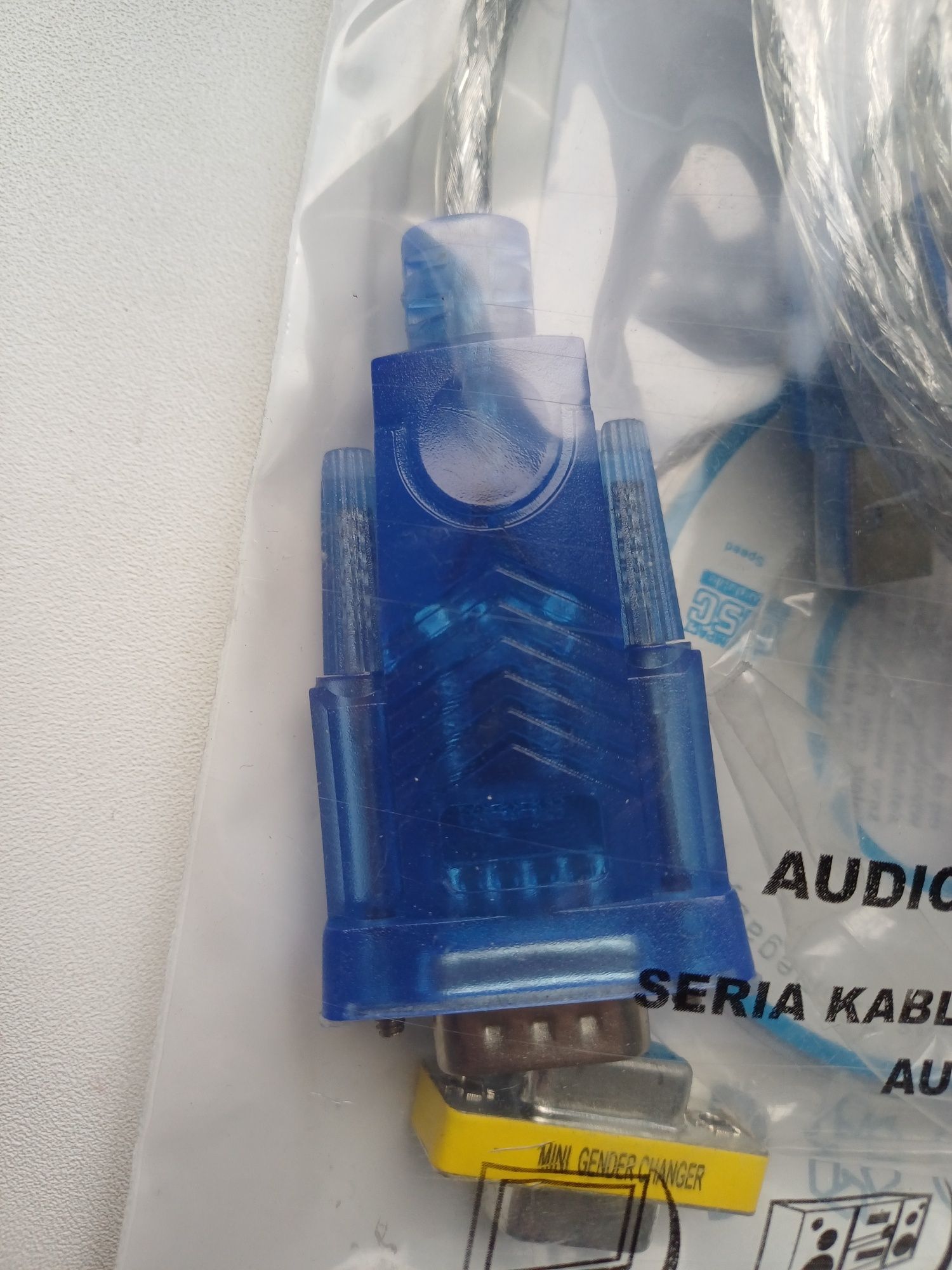 Port - kabel  USB RS232 z płyta instalacyjna i redukcją