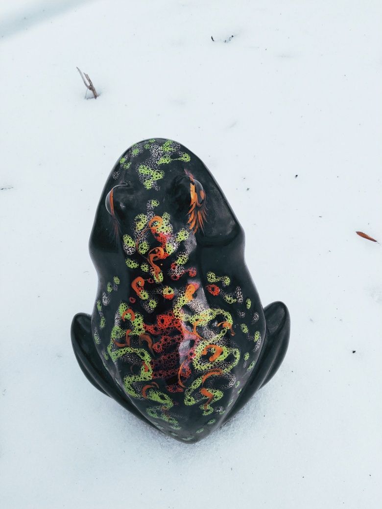Продається  царівна жабка  велика керамічна  ,також пряжка ,250 гривен