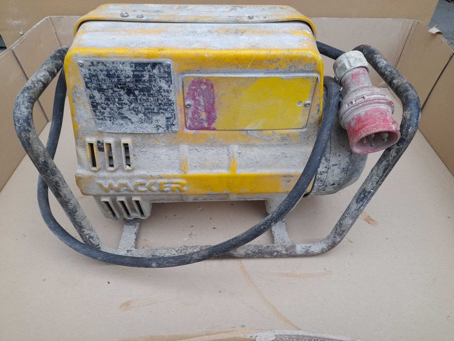 Przetwornica prądu do wibratora do betonu