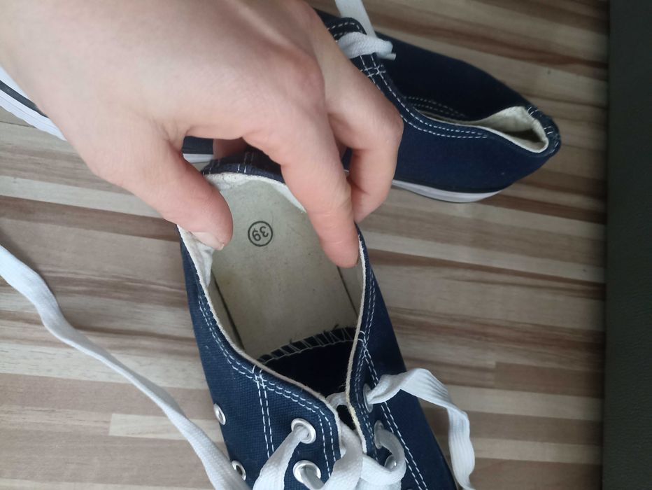 Trampki damskie r.39